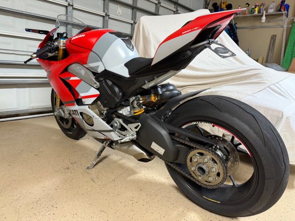 2019 Ducati PANIGALE V4 S 2019 DUCATI PANIGALE V4S CORSE SUPERBIKE SUPERBIKE - Image 7