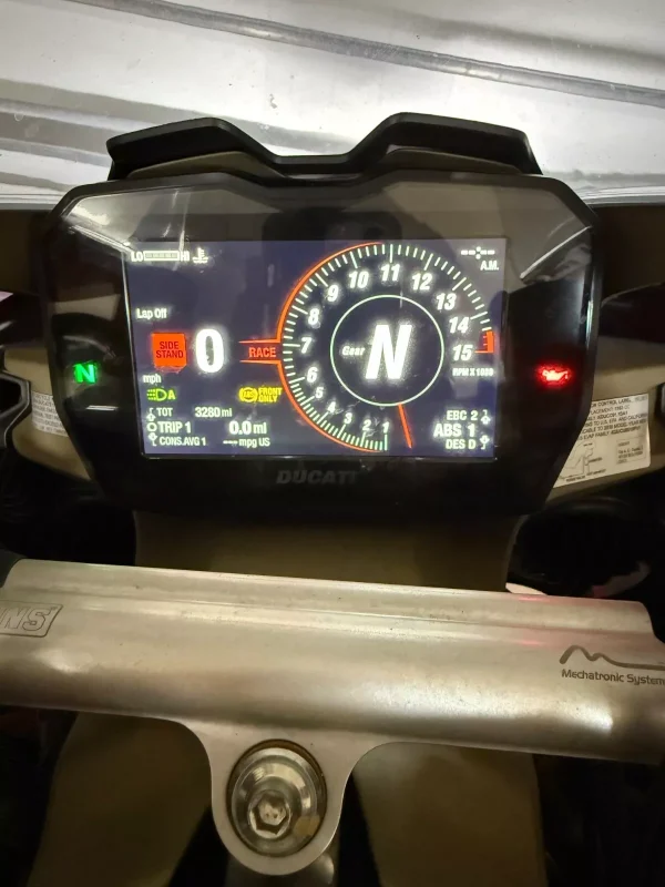 2019 Ducati PANIGALE V4 S 2019 DUCATI PANIGALE V4S CORSE SUPERBIKE SUPERBIKE - Image 17